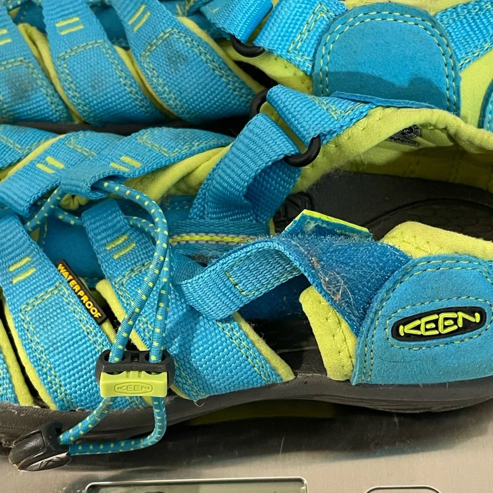 KEEN Newport Youth Aqua Blue / Lime‎ Green Water Sandals YOUTH SIZE 4 hiking